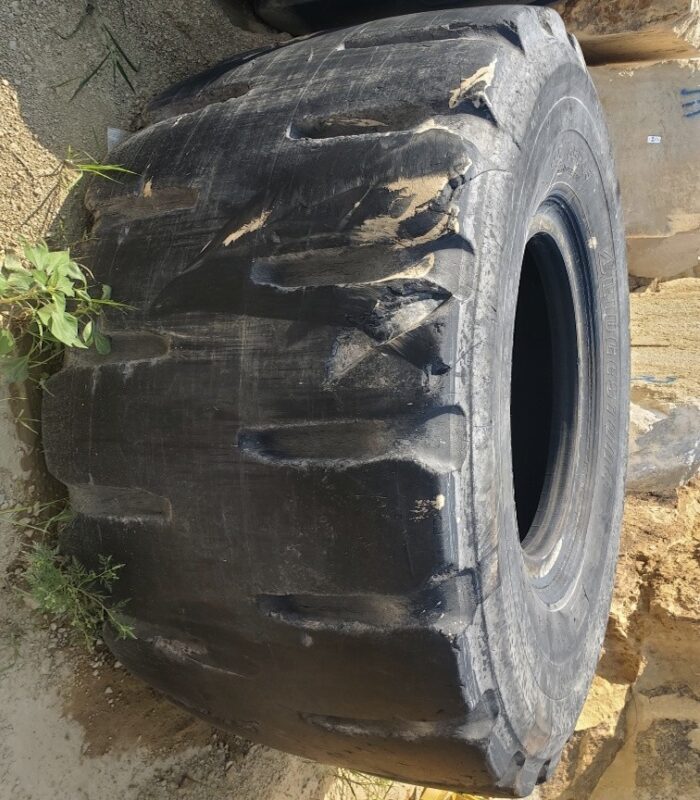 <font color='#da2127' font size ='2'><b>45/65R45 Bridgestone OTR Tire L-5 VSDL 2-Star </font></b><br><font size ='1' color='grey'>CONDITION: </font><font size ='2'>Used<br><font size ='1' color='grey'>TREAD DEPTH:</font><font size ='2'>  100/32nds<br><font size ='1' color='grey'>DETAILS:</font><font size ='2'> Clean, Some Sidewall Cuts<br><font size ='1' color='grey'>REF #:</font><font size ='2'> Z261<br><font size ='1' color='grey'>LOCATION:</font><font size ='2'> Mankato, MN