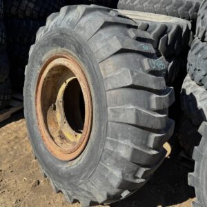 <font color='#da2127' font size ='2'><b>17.5X25 Power King OTR Tire L-2 Industrial Loader 12-Ply </font></b><br><font size ='1' color='grey'>CONDITION: </font><font size ='2'>Used<br><font size ='1' color='grey'>TREAD DEPTH:</font><font size ='2'>  30/32nds<br><font size ='1' color='grey'>DETAILS:</font><font size ='2'> Clean, On Rim<br><font size ='1' color='grey'>REF #:</font><font size ='2'> U985<br><font size ='1' color='grey'>LOCATION:</font><font size ='2'> San Jacinto, CA