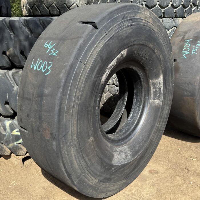 <font color='#da2127' font size ='2'><b>18.00X25 Yokohama OTR Tire L-5S C-1 IND-4 Y69 40-Ply </font></b><br><font size ='1' color='grey'>CONDITION: </font><font size ='2'>Retread-Used<br><font size ='1' color='grey'>TREAD DEPTH:</font><font size ='2'>  66/32nds<br><font size ='1' color='grey'>DETAILS:</font><font size ='2'> Clean<br><font size ='1' color='grey'>REF #:</font><font size ='2'> W003<br><font size ='1' color='grey'>LOCATION:</font><font size ='2'> Victoria, TX