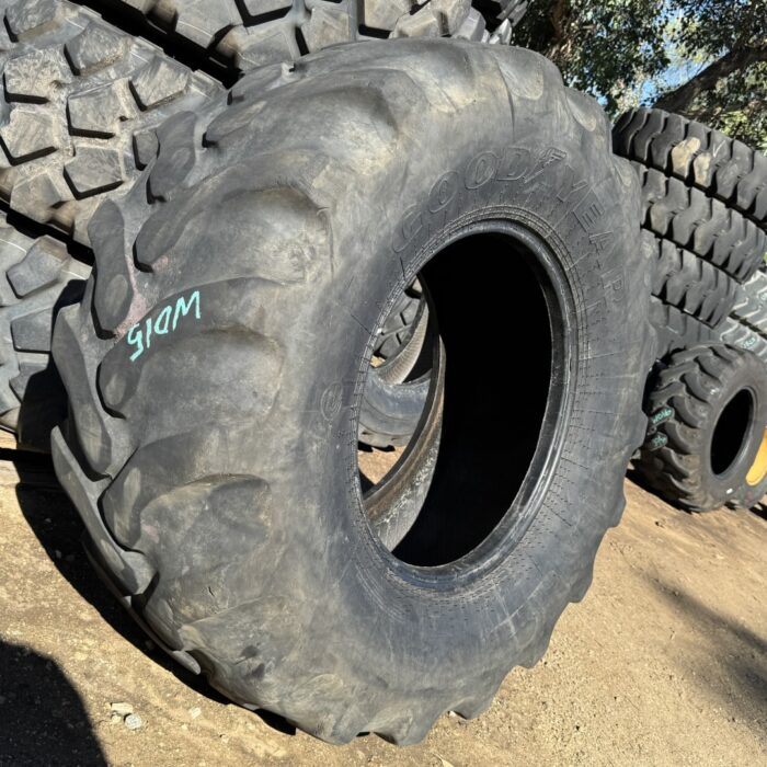<font color='#da2127' font size ='2'><b>19.5L24 Goodyear OTR Tire R-4 IT525 10-Ply </font></b><br><font size ='1' color='grey'>CONDITION: </font><font size ='2'>Used<br><font size ='1' color='grey'>TREAD DEPTH:</font><font size ='2'>  16/32nds<br><font size ='1' color='grey'>DETAILS:</font><font size ='2'> Clean<br><font size ='1' color='grey'>REF #:</font><font size ='2'> W015<br><font size ='1' color='grey'>LOCATION:</font><font size ='2'> San Jacinto, CA