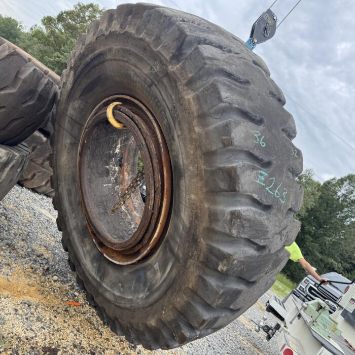 <font color='#da2127' font size ='2'><b>24.00R35 Bridgestone OTR Tire E-4 VRLS 2-Star </font></b><br><font size ='1' color='grey'>CONDITION: </font><font size ='2'>Used<br><font size ='1' color='grey'>TREAD DEPTH:</font><font size ='2'>  34/32nds<br><font size ='1' color='grey'>DETAILS:</font><font size ='2'> Sidewall Cuts, Burn Marks, Sidewall Wear, On Rim<br><font size ='1' color='grey'>REF #:</font><font size ='2'> Z263<br><font size ='1' color='grey'>LOCATION:</font><font size ='2'> Ashville, AL
