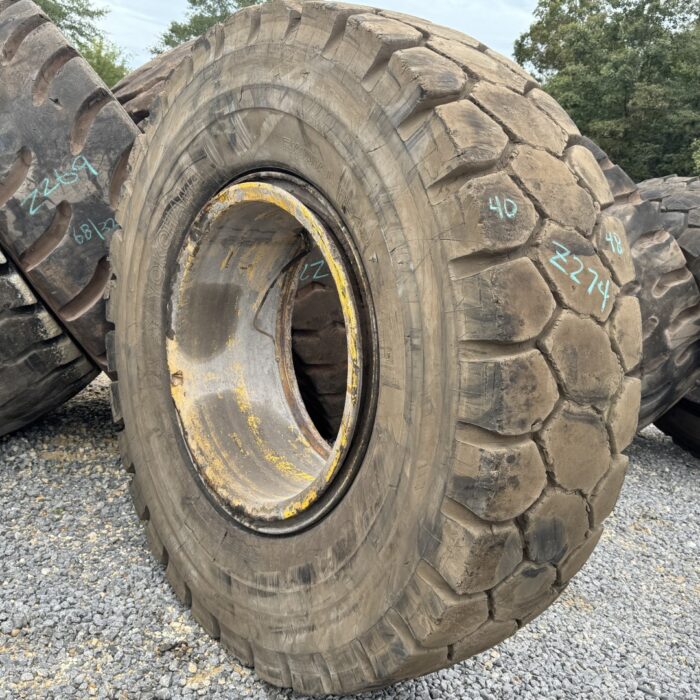 <font color='#da2127' font size ='2'><b>18.00R33 Yokohama OTR Tire E-4 RB42 2-Star </font></b><br><font size ='1' color='grey'>CONDITION: </font><font size ='2'>Used<br><font size ='1' color='grey'>TREAD DEPTH:</font><font size ='2'>  44/32nds<br><font size ='1' color='grey'>DETAILS:</font><font size ='2'> Clean, On Damaged Rim<br><font size ='1' color='grey'>REF #:</font><font size ='2'> Z274<br><font size ='1' color='grey'>LOCATION:</font><font size ='2'> Ashville, AL