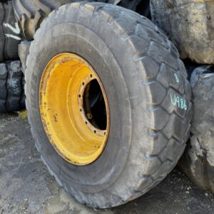 <font color='#da2127' font size ='2'><b>17.5X25 Hercules OTR Tire E-3 L-3 HDR325 HDR 325 2-Star </font></b><br><font size ='1' color='grey'>CONDITION: </font><font size ='2'>Used<br><font size ='1' color='grey'>TREAD DEPTH:</font><font size ='2'>  8/32nds<br><font size ='1' color='grey'>DETAILS:</font><font size ='2'> Clean, On John Deere Rim GKN AT315355 25X14.00<br><font size ='1' color='grey'>REF #:</font><font size ='2'> U986<br><font size ='1' color='grey'>LOCATION:</font><font size ='2'> San Jacinto, CA