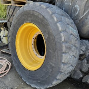 <font color='#da2127' font size ='2'><b>17.5X25 Hercules OTR Tire E-3 L-3 HDR325 HDR 325 2-Star </font></b><br><font size ='1' color='grey'>CONDITION: </font><font size ='2'>Used<br><font size ='1' color='grey'>TREAD DEPTH:</font><font size ='2'>  6/32nds<br><font size ='1' color='grey'>DETAILS:</font><font size ='2'> Clean, On John Deere Rim GKN AT315355 25X14.00<br><font size ='1' color='grey'>REF #:</font><font size ='2'> U988<br><font size ='1' color='grey'>LOCATION:</font><font size ='2'> San Jacinto, CA
