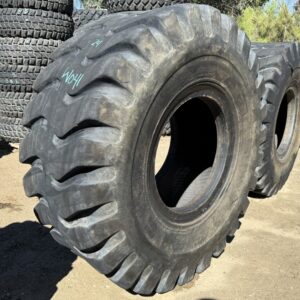 <font color='#da2127' font size ='2'><b>23.5X25 Advance OTR Tire E-3 L-3 Rock Regular 24-Ply </font></b><br><font size ='1' color='grey'>CONDITION: </font><font size ='2'>Used<br><font size ='1' color='grey'>TREAD DEPTH:</font><font size ='2'>  24/32nds<br><font size ='1' color='grey'>DETAILS:</font><font size ='2'> Clean, Old<br><font size ='1' color='grey'>REF #:</font><font size ='2'> W041<br><font size ='1' color='grey'>LOCATION:</font><font size ='2'> San Jacinto, CA