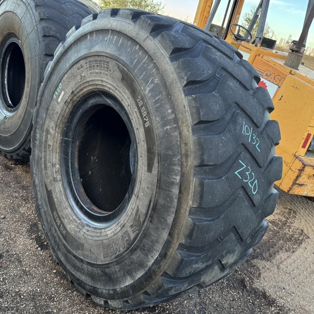 <font color='#da2127' font size ='2'><b>26.5R25 Camso OTR Tire E-3 L-3 WHL 553R 2-Star </font></b><br><font size ='1' color='grey'>CONDITION: </font><font size ='2'>Used<br><font size ='1' color='grey'>TREAD DEPTH:</font><font size ='2'> 10/32nds<br><font size ='1' color='grey'>DETAILS:</font><font size ='2'> Clean<br><font size ='1' color='grey'>REF #:</font><font size ='2'> Z320<br><font size ='1' color='grey'>LOCATION:</font><font size ='2'> Amarillo, TX