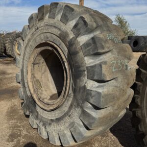 <font color='#da2127' font size ='2'><b>29.5X29 General OTR Tire L-5 LD250 28-Ply </font></b><br><font size ='1' color='grey'>CONDITION: </font><font size ='2'>Used<br><font size ='1' color='grey'>TREAD DEPTH:</font><font size ='2'>  55/32nds<br><font size ='1' color='grey'>DETAILS:</font><font size ='2'> Clean, Cosmetic Cuts on One Side, On Rim<br><font size ='1' color='grey'>REF #:</font><font size ='2'> Z339<br><font size ='1' color='grey'>LOCATION:</font><font size ='2'> Amarillo, TX