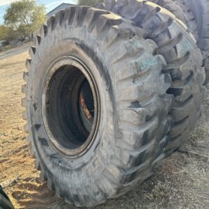 <font color='#da2127' font size ='2'><b>18.00X33 Titan OTR Tire E-4 CM150 CM 150 40-Ply </font></b><br><font size ='1' color='grey'>CONDITION: </font><font size ='2'>Used<br><font size ='1' color='grey'>TREAD DEPTH:</font><font size ='2'>  47/32nds<br><font size ='1' color='grey'>DETAILS:</font><font size ='2'> Clean, On Rim<br><font size ='1' color='grey'>REF #:</font><font size ='2'> Z363<br><font size ='1' color='grey'>LOCATION:</font><font size ='2'> Amarillo, TX