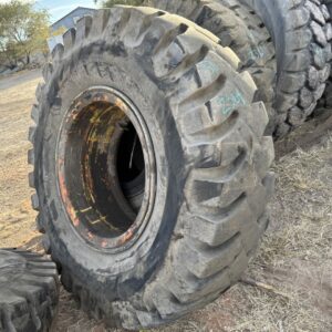 <font color='#da2127' font size ='2'><b>18.00X33 Firestone OTR Tire E-4 SRG DT Super Rock Grip Deep Tread 32-Ply </font></b><br><font size ='1' color='grey'>CONDITION: </font><font size ='2'>Used<br><font size ='1' color='grey'>TREAD DEPTH:</font><font size ='2'>  56/32nds<br><font size ='1' color='grey'>DETAILS:</font><font size ='2'> Clean, Burn Marks on One Side, On Rim<br><font size ='1' color='grey'>REF #:</font><font size ='2'> Z364<br><font size ='1' color='grey'>LOCATION:</font><font size ='2'> Amarillo, TX