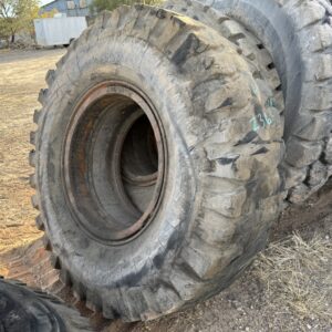 <font color='#da2127' font size ='2'><b>18.00X33 Titan OTR Tire E-4 CM150 CM 150 40-Ply </font></b><br><font size ='1' color='grey'>CONDITION: </font><font size ='2'>Used<br><font size ='1' color='grey'>TREAD DEPTH:</font><font size ='2'>  16/32nds<br><font size ='1' color='grey'>DETAILS:</font><font size ='2'> Clean, On Rim<br><font size ='1' color='grey'>REF #:</font><font size ='2'> Z366<br><font size ='1' color='grey'>LOCATION:</font><font size ='2'> Amarillo, TX