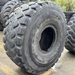 <font color='#da2127' font size ='2'><b>29.5R25 Galaxy OTR Tire E-3 L-3 LDSR 300 2-Star </font></b><br><font size ='1' color='grey'>CONDITION: </font><font size ='2'>Used<br><font size ='1' color='grey'>TREAD DEPTH:</font><font size ='2'>  27/32nds<br><font size ='1' color='grey'>DETAILS:</font><font size ='2'> Clean, Minor Tread Cuts<br><font size ='1' color='grey'>REF #:</font><font size ='2'> D421<br><font size ='1' color='grey'>LOCATION:</font><font size ='2'> San Jacinto, CA