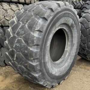 <font color='#da2127' font size ='2'><b>875/65R29 Bridgestone OTR Tire E-4 L-4 VLTSZ 2-Star </font></b><br><font size ='1' color='grey'>CONDITION: </font><font size ='2'>Used<br><font size ='1' color='grey'>TREAD DEPTH:</font><font size ='2'>  13/32nds<br><font size ='1' color='grey'>DETAILS:</font><font size ='2'> Clean, Weathered Tread, Low Rubber, Bead Chips<br><font size ='1' color='grey'>REF #:</font><font size ='2'> Z380<br><font size ='1' color='grey'>LOCATION:</font><font size ='2'> San Jacinto, CA