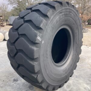 <font color='#da2127' font size ='2'><b>35/65R33 Bridgestone OTR Tire E-4 L-4 VSNT 1-Star </font></b><br><font size ='1' color='grey'>CONDITION: </font><font size ='2'>Used<br><font size ='1' color='grey'>TREAD DEPTH:</font><font size ='2'>  51/32nds<br><font size ='1' color='grey'>DETAILS:</font><font size ='2'> 1-Sidewall Section & Spots<br><font size ='1' color='grey'>REF #:</font><font size ='2'> D504<br><font size ='1' color='grey'>LOCATION:</font><font size ='2'> Amarillo, TX