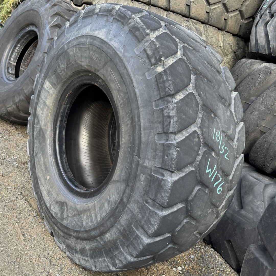 <font color='#da2127' font size ='2'><b>23.5R25 Bridgestone OTR Tire L-3 G-3 VJT 1-Star </font></b><br><font size ='1' color='grey'>CONDITION: </font><font size ='2'>Used<br><font size ='1' color='grey'>TREAD DEPTH:</font><font size ='2'> 18/32nds<br><font size ='1' color='grey'>DETAILS:</font><font size ='2'> Clean, Weathered Tread, Rock Cuts<br><font size ='1' color='grey'>REF #:</font><font size ='2'> W176<br><font size ='1' color='grey'>LOCATION:</font><font size ='2'> San Jacinto, CA