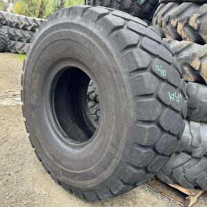 <font color='#da2127' font size ='2'><b>23.5R25 Bridgestone OTR Tire E-3 L-3 VMT 2-Star </font></b><br><font size ='1' color='grey'>CONDITION: </font><font size ='2'>Used<br><font size ='1' color='grey'>TREAD DEPTH:</font><font size ='2'>  18/32nds<br><font size ='1' color='grey'>DETAILS:</font><font size ='2'> Clean, 1-Tread Patch<br><font size ='1' color='grey'>REF #:</font><font size ='2'> W324<br><font size ='1' color='grey'>LOCATION:</font><font size ='2'> San Jacinto, CA