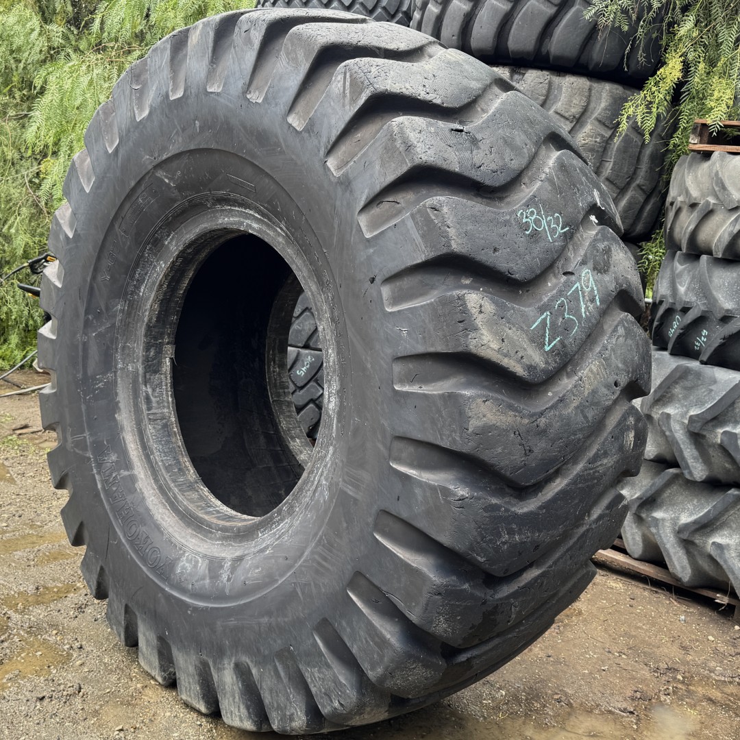<font color='#da2127' font size ='2'><b>33.25X35 Yokohama OTR Tire E-3 L-3 G-3 IND-3 Y67 32-Ply </font></b><br><font size ='1' color='grey'>CONDITION: </font><font size ='2'>Used<br><font size ='1' color='grey'>TREAD DEPTH:</font><font size ='2'> 38/32nds<br><font size ='1' color='grey'>DETAILS:</font><font size ='2'> Clean, 6-Nail Patches<br><font size ='1' color='grey'>REF #:</font><font size ='2'> Z379<br><font size ='1' color='grey'>LOCATION:</font><font size ='2'> San Jacinto, CA