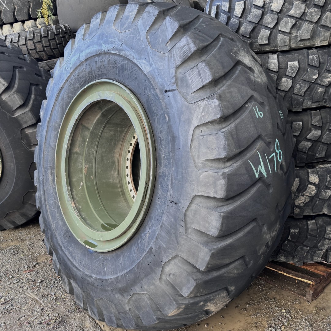 <font color='#da2127' font size ='2'><b>29.5X35 Firestone OTR Tire E-3 L-3 SRG Super Rock Grip 34-Ply </font></b><br><font size ='1' color='grey'>CONDITION: </font><font size ='2'>Used<br><font size ='1' color='grey'>TREAD DEPTH:</font><font size ='2'> 13/32nds<br><font size ='1' color='grey'>DETAILS:</font><font size ='2'> Clean, On Rim<br><font size ='1' color='grey'>REF #:</font><font size ='2'> W178<br><font size ='1' color='grey'>LOCATION:</font><font size ='2'> San Jacinto, CA