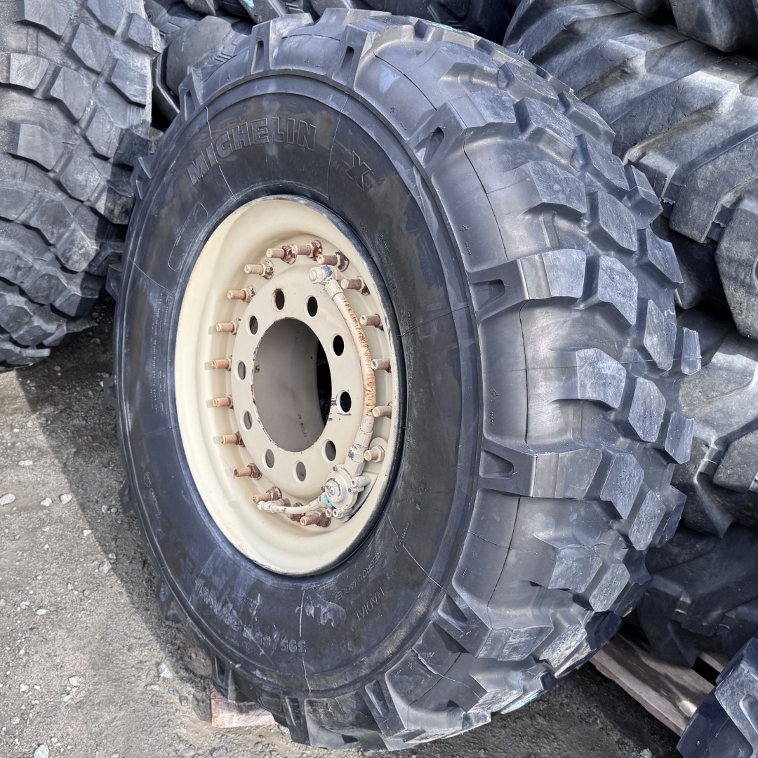 <font color='#da2127' font size ='2'><b>395/85R20 Michelin OTR Tire M-3 Off-Road XML Military 14-Ply </font></b><br><font size ='1' color='grey'>CONDITION: </font><font size ='2'>Used-Low-Hour<br><font size ='1' color='grey'>TREAD DEPTH:</font><font size ='2'> 28/32nds<br><font size ='1' color='grey'>DETAILS:</font><font size ='2'> Clean, On Double Bevel Rim, 2006<br><font size ='1' color='grey'>REF #:</font><font size ='2'> W286<br><font size ='1' color='grey'>LOCATION:</font><font size ='2'> San Jacinto, CA