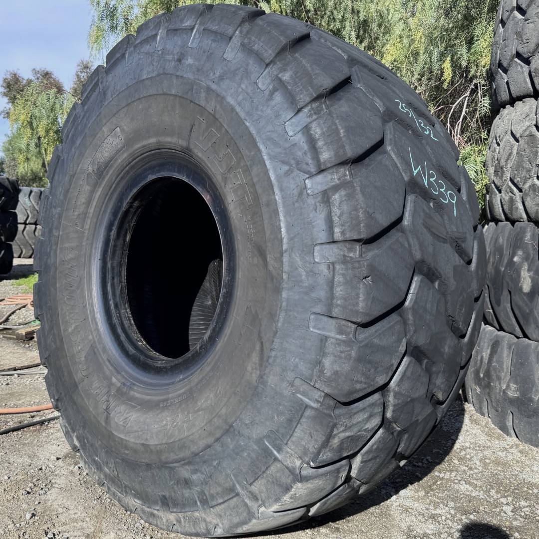 <font color='#da2127' font size ='2'><b>29.5R25 Bridgestone OTR Tire L-3 G-3 VJT 1-Star </font></b><br><font size ='1' color='grey'>CONDITION: </font><font size ='2'>Used<br><font size ='1' color='grey'>TREAD DEPTH:</font><font size ='2'> 25/32nds<br><font size ='1' color='grey'>DETAILS:</font><font size ='2'> Clean, Minor Rock Cuts on One Sidewall<br><font size ='1' color='grey'>REF #:</font><font size ='2'> W339<br><font size ='1' color='grey'>LOCATION:</font><font size ='2'> San Jacinto, CA