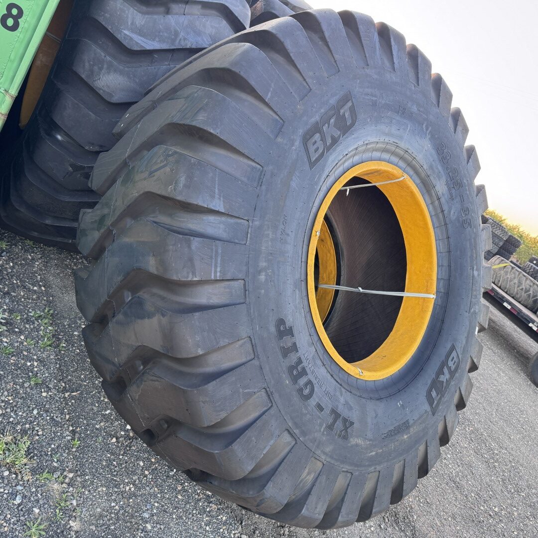 <font color='#da2127' font size ='2'><b>33.25X35 BKT OTR Tire E-3 XL-Grip 38-Ply </font></b><br><font size ='1' color='grey'>CONDITION: </font><font size ='2'>New<br><font size ='1' color='grey'>TREAD DEPTH:</font><font size ='2'> 58/32nds<br><font size ='1' color='grey'>DETAILS:</font><font size ='2'> Unused<br><font size ='1' color='grey'>REF #:</font><font size ='2'> LS120<br><font size ='1' color='grey'>LOCATION:</font><font size ='2'> Fowler, CA