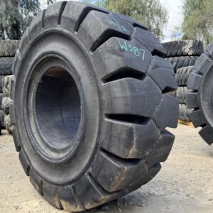 <font color='#da2127' font size ='2'><b>23.5X25 Maxam OTR Tire L-5 MS708 TR OTR Pro Solid </font></b><br><font size ='1' color='grey'>CONDITION: </font><font size ='2'>Used<br><font size ='1' color='grey'>TREAD DEPTH:</font><font size ='2'>  141/32nds<br><font size ='1' color='grey'>DETAILS:</font><font size ='2'> Clean, V53320, Fits 19.5X25 Rim<br><font size ='1' color='grey'>REF #:</font><font size ='2'> W387<br><font size ='1' color='grey'>LOCATION:</font><font size ='2'> San Jacinto, CA