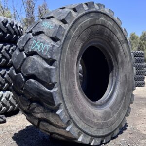 <font color='#da2127' font size ='2'><b>35/65R33 Bridgestone OTR Tire E-4 L-4 VSNTZ 2-Star </font></b><br><font size ='1' color='grey'>CONDITION: </font><font size ='2'>Used<br><font size ='1' color='grey'>TREAD DEPTH:</font><font size ='2'>  38/32nds<br><font size ='1' color='grey'>DETAILS:</font><font size ='2'> Clean, Minor Shoulder Cracks, Uneven Shoulder Wear<br><font size ='1' color='grey'>REF #:</font><font size ='2'> D600<br><font size ='1' color='grey'>LOCATION:</font><font size ='2'> San Jacinto, CA
