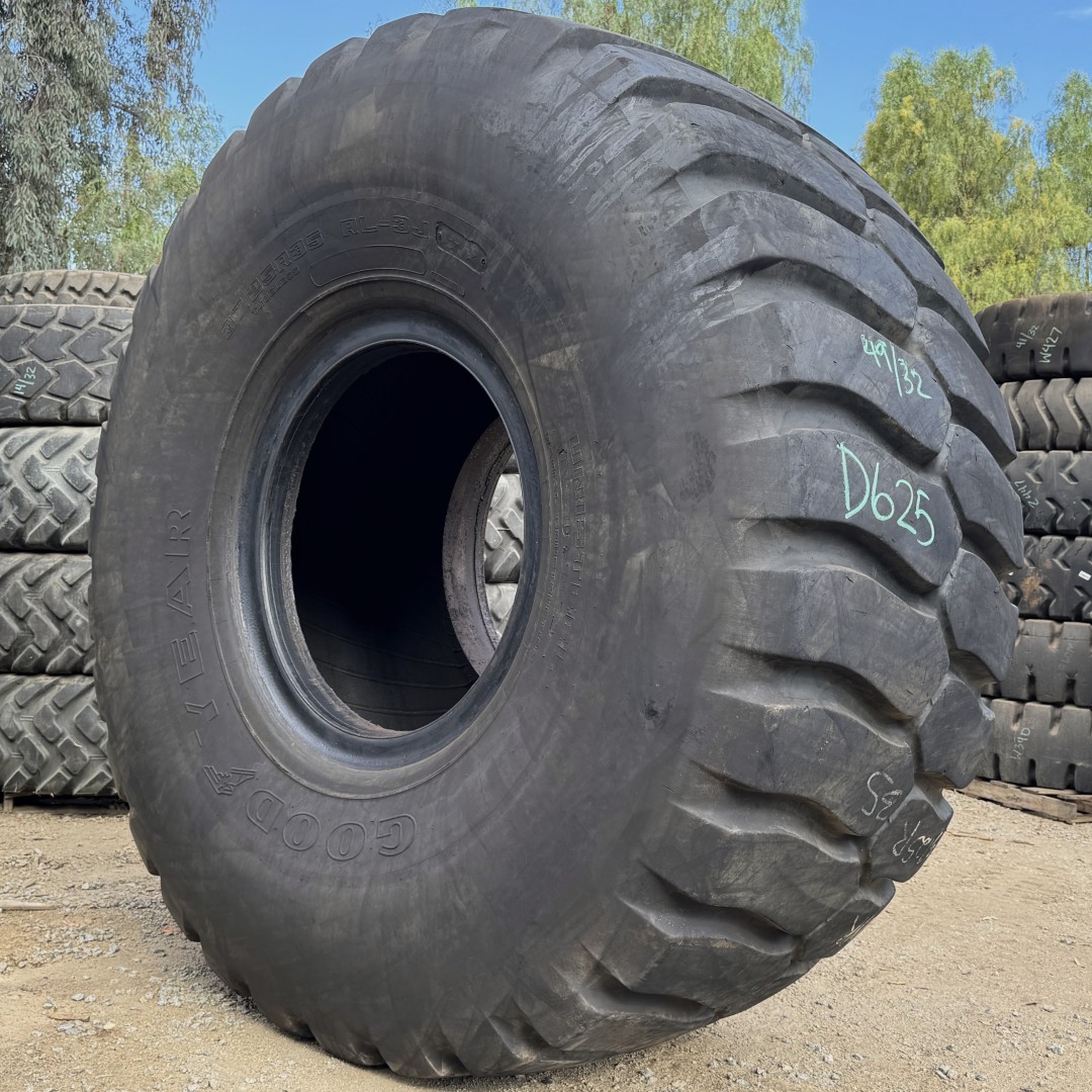 <font color='#da2127' font size ='2'><b>37.25R35 Goodyear OTR Tire E-3 RL3J RL-3J 2-Star </font></b><br><font size ='1' color='grey'>CONDITION: </font><font size ='2'>Used<br><font size ='1' color='grey'>TREAD DEPTH:</font><font size ='2'> 49/32nds<br><font size ='1' color='grey'>DETAILS:</font><font size ='2'> Clean<br><font size ='1' color='grey'>REF #:</font><font size ='2'> D625<br><font size ='1' color='grey'>LOCATION:</font><font size ='2'> San Jacinto, CA