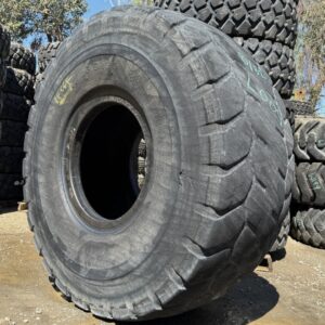 <font color='#da2127' font size ='2'><b>26.5R25 Bridgestone OTR Tire L-3 G-3 VJT 1-Star </font></b><br><font size ='1' color='grey'>CONDITION: </font><font size ='2'>Used<br><font size ='1' color='grey'>TREAD DEPTH:</font><font size ='2'>  8/32nds<br><font size ='1' color='grey'>DETAILS:</font><font size ='2'> Clean<br><font size ='1' color='grey'>REF #:</font><font size ='2'> L009<br><font size ='1' color='grey'>LOCATION:</font><font size ='2'> San Jacinto, CA
