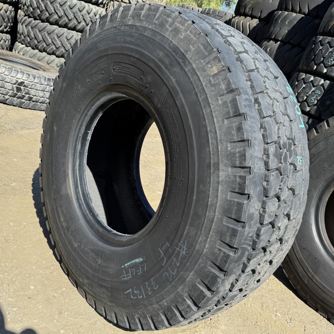 <font color='#da2127' font size ='2'><b>525/80R25 Bridgestone OTR Tire E-2 Crane Highway VHSZ 176F </font></b><br><font size ='1' color='grey'>CONDITION: </font><font size ='2'>Used<br><font size ='1' color='grey'>TREAD DEPTH:</font><font size ='2'> 32/32nds<br><font size ='1' color='grey'>DETAILS:</font><font size ='2'> Clean, 20.5R25<br><font size ='1' color='grey'>REF #:</font><font size ='2'> L022<br><font size ='1' color='grey'>LOCATION:</font><font size ='2'> San Jacinto, CA