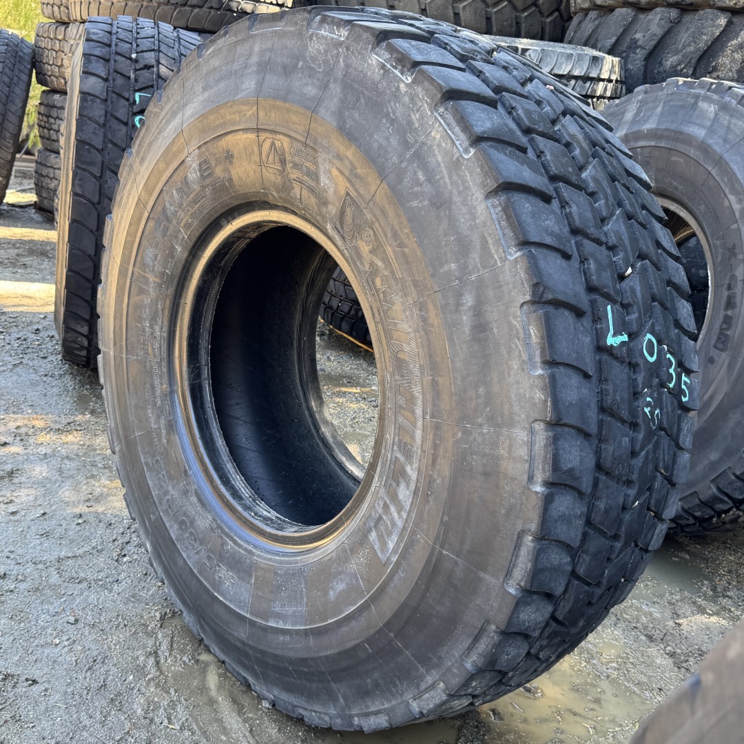 <font color='#da2127' font size ='2'><b>525/80R25 Michelin OTR Tire E-2 Crane Highway X-Crane 176F </font></b><br><font size ='1' color='grey'>CONDITION: </font><font size ='2'>Used<br><font size ='1' color='grey'>TREAD DEPTH:</font><font size ='2'> 25/32nds<br><font size ='1' color='grey'>DETAILS:</font><font size ='2'> Clean, 20.5R25<br><font size ='1' color='grey'>REF #:</font><font size ='2'> L035<br><font size ='1' color='grey'>LOCATION:</font><font size ='2'> San Jacinto, CA