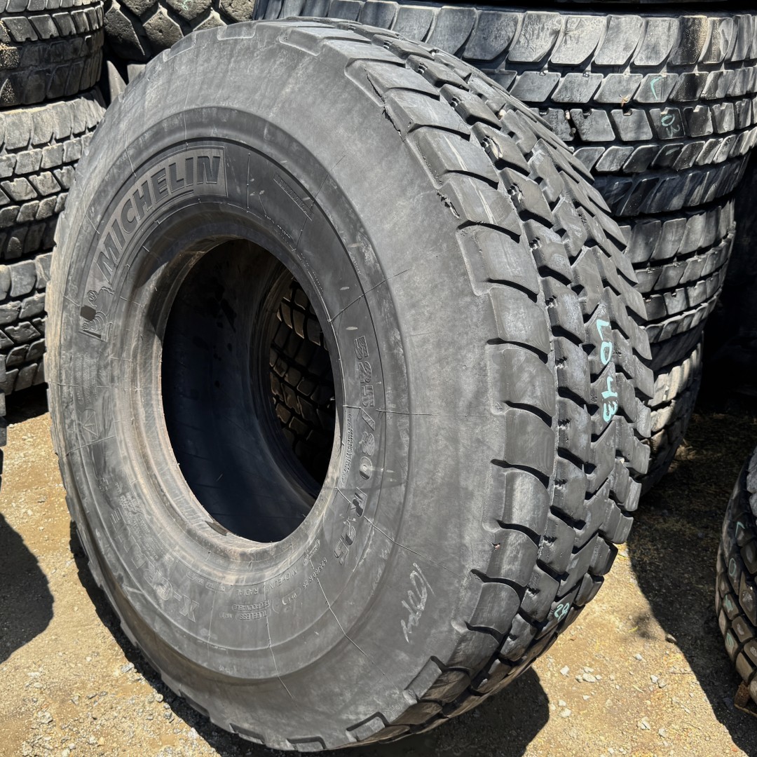 <font color='#da2127' font size ='2'><b>525/80R25 Michelin OTR Tire E-2 Crane Highway X-Crane 176F </font></b><br><font size ='1' color='grey'>CONDITION: </font><font size ='2'>Used<br><font size ='1' color='grey'>TREAD DEPTH:</font><font size ='2'> 28/32nds<br><font size ='1' color='grey'>DETAILS:</font><font size ='2'> Clean, Cupping, 20.5R25<br><font size ='1' color='grey'>REF #:</font><font size ='2'> L043<br><font size ='1' color='grey'>LOCATION:</font><font size ='2'> San Jacinto, CA