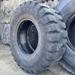 <font color='#da2127' font size ='2'><b>17.5X25 Samson OTR Tire E-3 L-3 E3/L3 16-Ply </font></b><br><font size ='1' color='grey'>CONDITION: </font><font size ='2'>Used<br><font size ='1' color='grey'>TREAD DEPTH:</font><font size ='2'>  21/32nds<br><font size ='1' color='grey'>DETAILS:</font><font size ='2'> Clean<br><font size ='1' color='grey'>REF #:</font><font size ='2'> L065<br><font size ='1' color='grey'>LOCATION:</font><font size ='2'> San Jacinto, CA