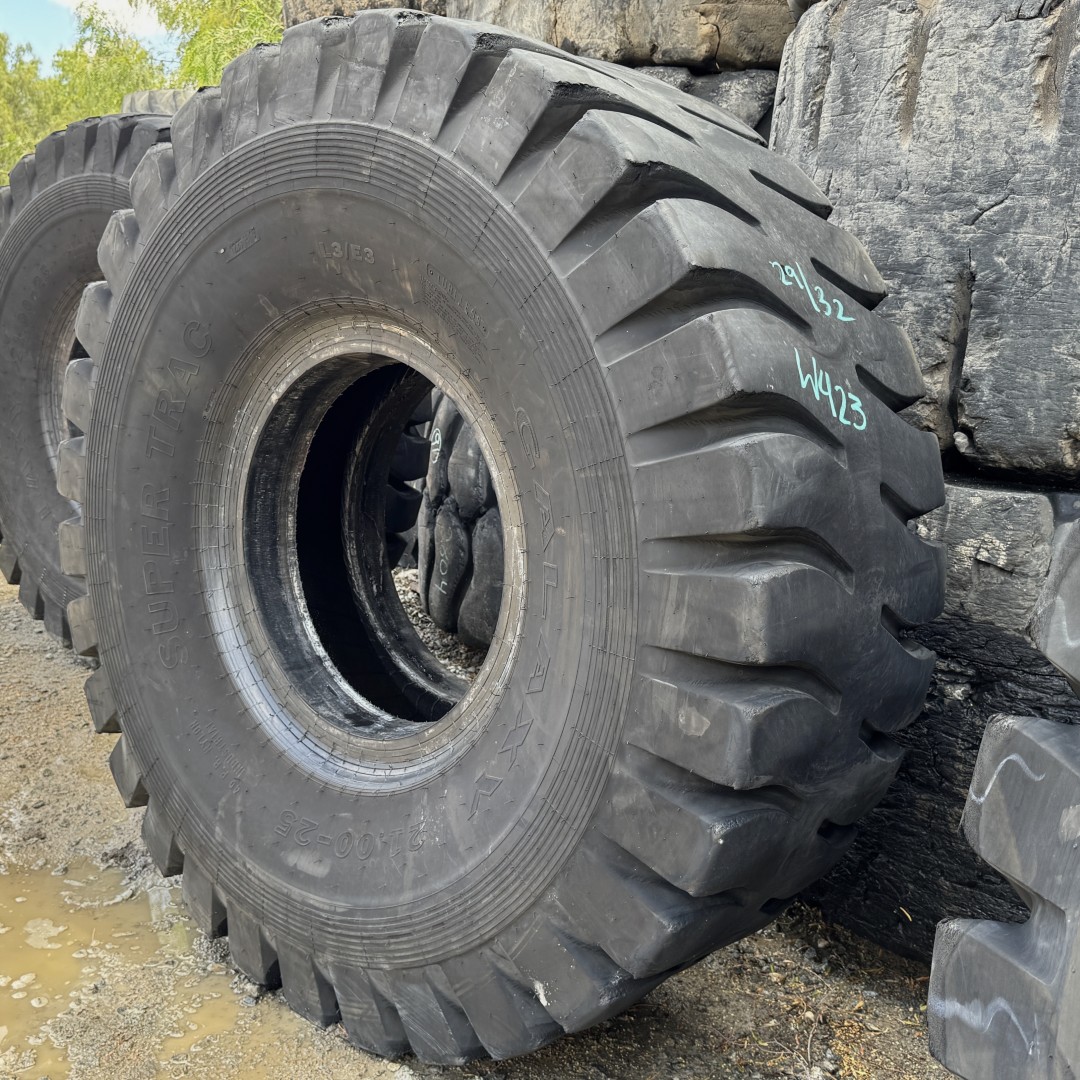 <font color='#da2127' font size ='2'><b>21.00X25 Galaxy OTR Tire L-3 E-3 IND-3 Super Trac 40-Ply </font></b><br><font size ='1' color='grey'>CONDITION: </font><font size ='2'>Used<br><font size ='1' color='grey'>TREAD DEPTH:</font><font size ='2'> 29/32nds<br><font size ='1' color='grey'>DETAILS:</font><font size ='2'> Clean<br><font size ='1' color='grey'>REF #:</font><font size ='2'> W423<br><font size ='1' color='grey'>LOCATION:</font><font size ='2'> San Jacinto, CA
