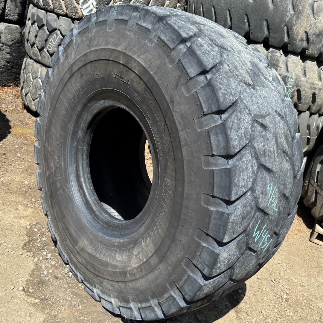 <font color='#da2127' font size ='2'><b>26.5R25 Bridgestone OTR Tire L-3 G-3 VJT 1-Star </font></b><br><font size ='1' color='grey'>CONDITION: </font><font size ='2'>Used<br><font size ='1' color='grey'>TREAD DEPTH:</font><font size ='2'> 9/32nds<br><font size ='1' color='grey'>DETAILS:</font><font size ='2'> Clean, 1-Nail Patch<br><font size ='1' color='grey'>REF #:</font><font size ='2'> W451<br><font size ='1' color='grey'>LOCATION:</font><font size ='2'> San Jacinto, CA