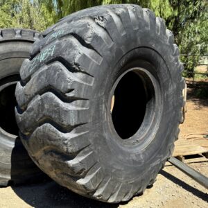 <font color='#da2127' font size ='2'><b>33.25X29 Yokohama OTR Tire E-3 L-3 G-3 IND-3 Y67 Y-67 32-Ply </font></b><br><font size ='1' color='grey'>CONDITION: </font><font size ='2'>Used<br><font size ='1' color='grey'>TREAD DEPTH:</font><font size ='2'>  32/32nds<br><font size ='1' color='grey'>DETAILS:</font><font size ='2'> Clean, Advanced Flex Cracks on One Sidewall<br><font size ='1' color='grey'>REF #:</font><font size ='2'> Z489<br><font size ='1' color='grey'>LOCATION:</font><font size ='2'> San Jacinto, CA