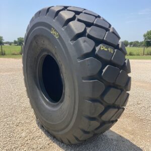<font color='#da2127' font size ='2'><b>26.5R25 Bridgestone OTR Tire E-3 L-3 VMT 1-Star </font></b><br><font size ='1' color='grey'>CONDITION: </font><font size ='2'>Used<br><font size ='1' color='grey'>TREAD DEPTH:</font><font size ='2'>  45/32nds<br><font size ='1' color='grey'>DETAILS:</font><font size ='2'> Clean<br><font size ='1' color='grey'>REF #:</font><font size ='2'> D640<br><font size ='1' color='grey'>LOCATION:</font><font size ='2'> Flatonia, TX