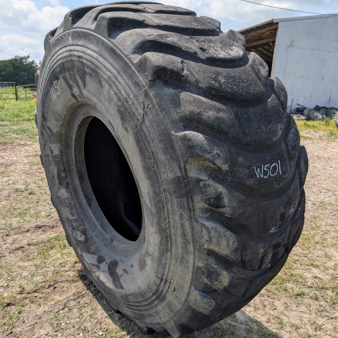<font color='#da2127' font size ='2'><b>33.25R35 Michelin OTR Tire L-3 XRDN 1-Star </font></b><br><font size ='1' color='grey'>CONDITION: </font><font size ='2'>Used<br><font size ='1' color='grey'>TREAD DEPTH:</font><font size ='2'> 28/32nds<br><font size ='1' color='grey'>DETAILS:</font><font size ='2'> Clean, 1-Shoulder Crack, Some Rock Cuts, Old<br><font size ='1' color='grey'>REF #:</font><font size ='2'> W501<br><font size ='1' color='grey'>LOCATION:</font><font size ='2'> Gilson, IL