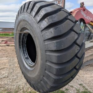 <font color='#da2127' font size ='2'><b>29.5X29 Titan OTR Tire E-3 L-3 NDLCM 28-Ply </font></b><br><font size ='1' color='grey'>CONDITION: </font><font size ='2'>Used-Low-Hour<br><font size ='1' color='grey'>TREAD DEPTH:</font><font size ='2'>  47/32nds<br><font size ='1' color='grey'>DETAILS:</font><font size ='2'> Clean<br><font size ='1' color='grey'>REF #:</font><font size ='2'> Z472<br><font size ='1' color='grey'>LOCATION:</font><font size ='2'> Gilson, IL