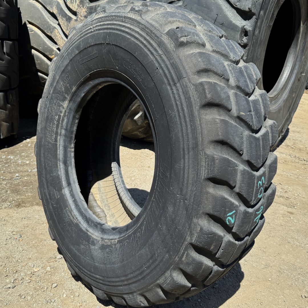 <font color='#da2127' font size ='2'><b>17.5R25 Bridgestone OTR Tire E-2 L-2 VKT 1-Star </font></b><br><font size ='1' color='grey'>CONDITION: </font><font size ='2'>Used<br><font size ='1' color='grey'>TREAD DEPTH:</font><font size ='2'> 21/32nds<br><font size ='1' color='grey'>DETAILS:</font><font size ='2'> Clean, Aged<br><font size ='1' color='grey'>REF #:</font><font size ='2'> W603<br><font size ='1' color='grey'>LOCATION:</font><font size ='2'> Fowler, CA